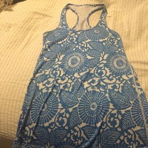 Lululemon tank size 6